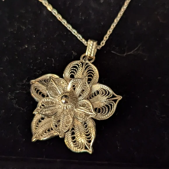 bj China Jewelry 925 Bj Silver Necklace With Intricate Flower